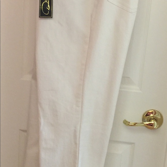 Clothes - Picture 8 of 8